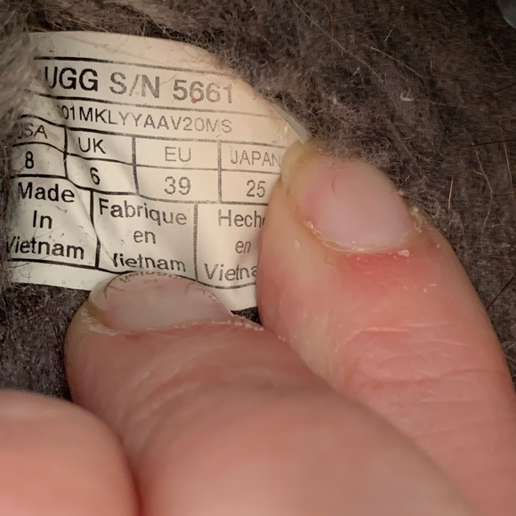 UGG suede and sheepskin woman’s black and grey slippers size 8 - Picture 7 of 12